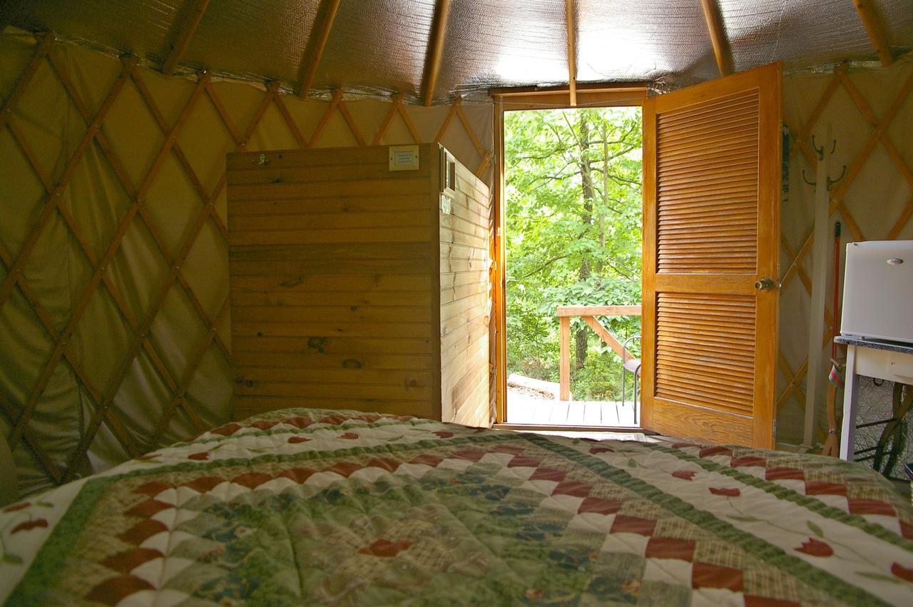 Cedar House Inn & Yurts Dahlonega Exterior photo