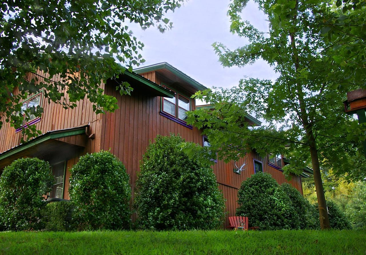 Cedar House Inn & Yurts Dahlonega Exterior photo