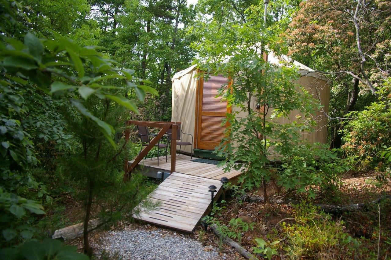 Cedar House Inn & Yurts Dahlonega Exterior photo